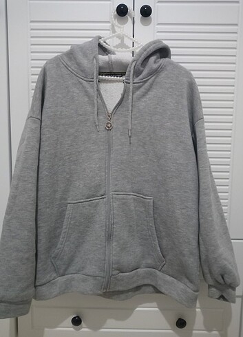 Fermuarlı, kapüşonlu sweatshirt 