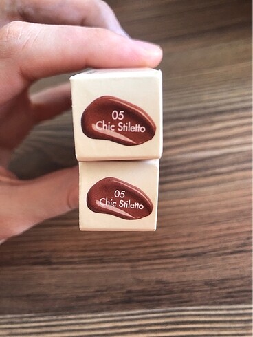 Farmasi Farmasi 05 lip gloss