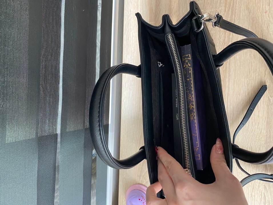 siyah çanta - Görsel 3