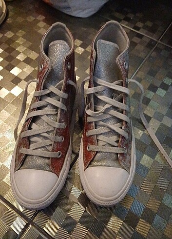 Orijinal converse