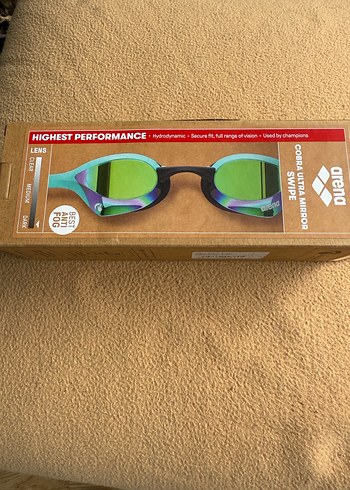 Arena Cobra Yüzücü Gözlüğü - Görsel 4