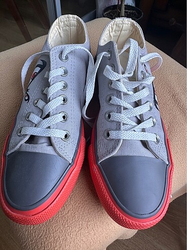 37 Beden No Fear sneakers