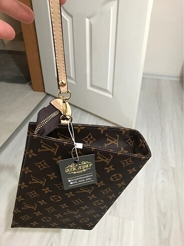 Louis Vuitton El cüzdanı