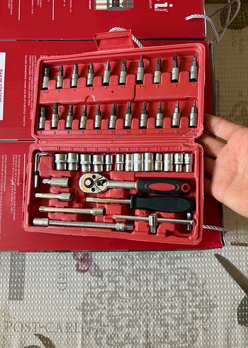 Diğer Kırmızı Çok Parçalı Tornavida ve Lokma Seti