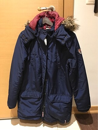 Tommy mont M beden
