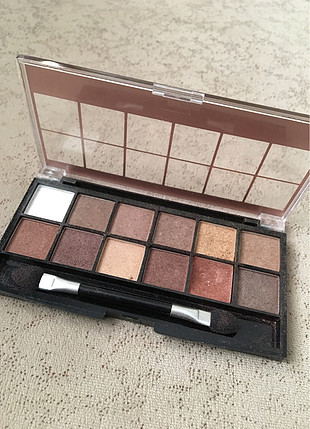 Diğer Dyn nudes far paleti