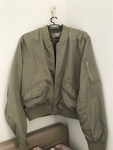 Pull and bear bomber