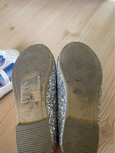 24 Beden gri Renk H&M simli babet