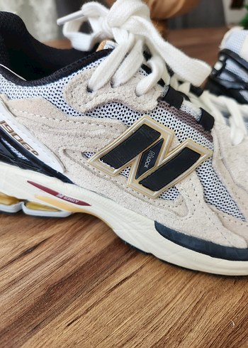 38 Beden New Balance Beyaz Gri Bağcıklı Kadın Spor Ayakkabı