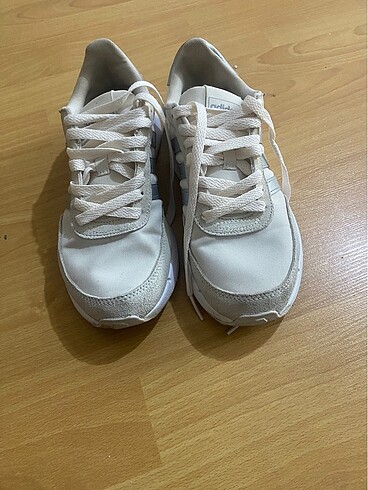 Adidas spor ayakkabı