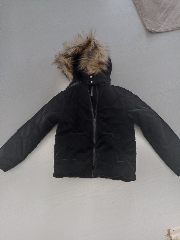 Kürklü Kapüşonlu Siyah çocuk Kışlık mont 9 10 yaş (134- 140 cm) - Görsel 3