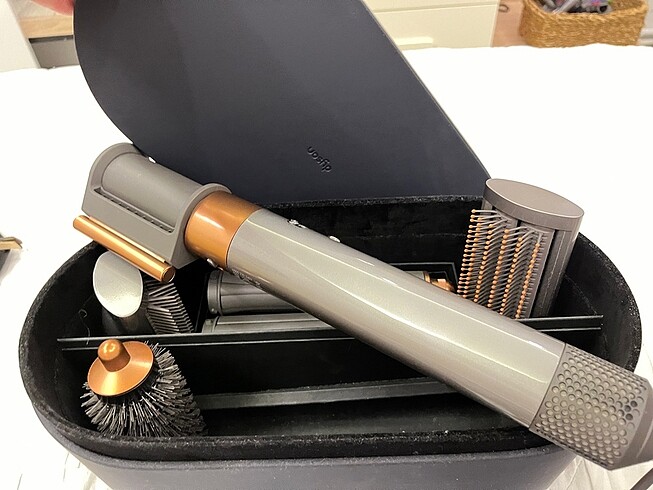 Dyson airwrap