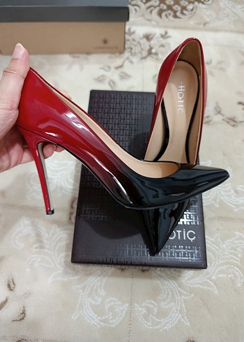 Hotiç Kadın Kırmızı Siyah Rugan Stiletto