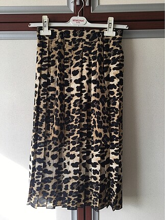 Leopar desenli etek
