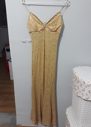 Pullu gold elbise