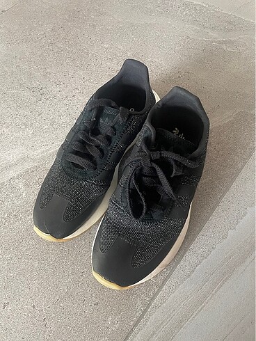 Siyah adidas simli sneaker