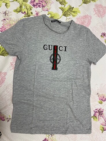 Gucci gri tshirt