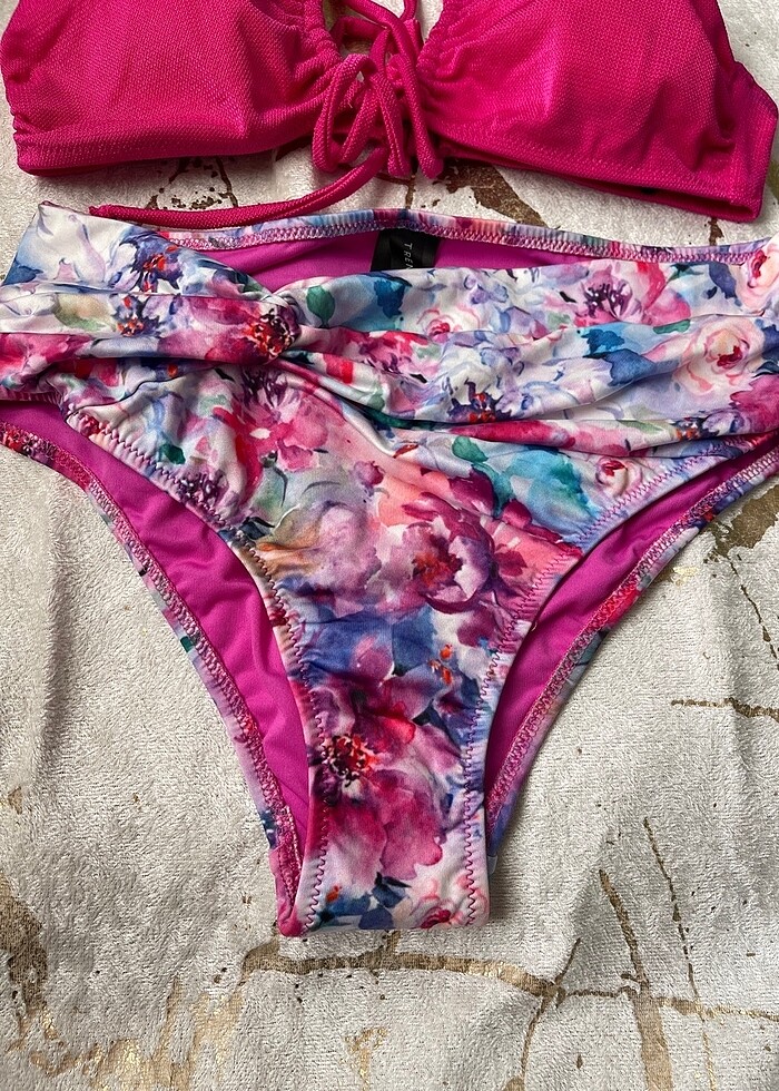 TrendyolMilla Fuşya bikini takımı - Görsel 2
