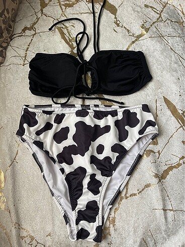 Trendyolmilla siyah beyaz bikini takımı