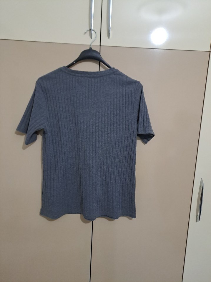 Gri Örgü Kısa Kollu Kadın Tişört - Görsel 3