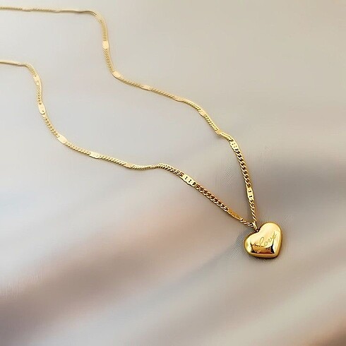 Love yazılı kalp detaylı kolye