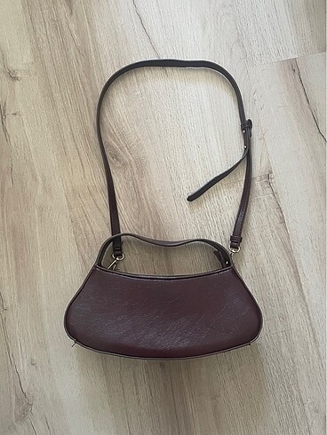 Mango Bordo Askılı Çanta