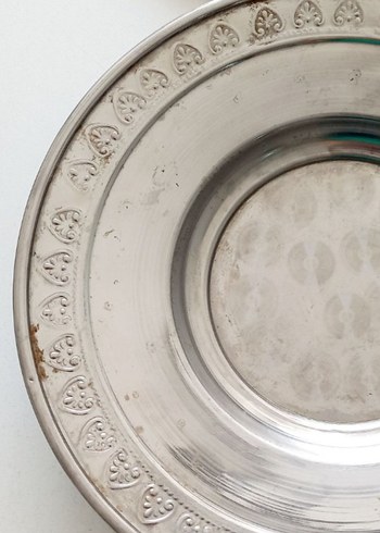 eski Parlak Beyaz Metal Tabak - Görsel 4