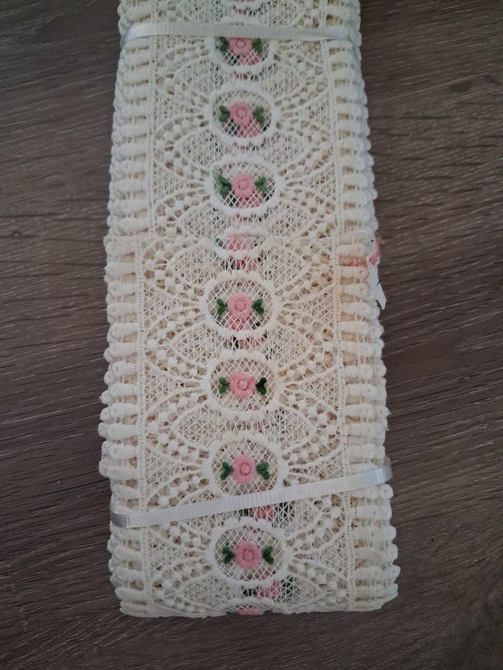 güpür Çiçek Desenli Örgü Dantel Şerit - Görsel 2
