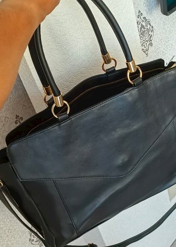 Zara Siyah Deri Tokalı Kadın İş Çantası