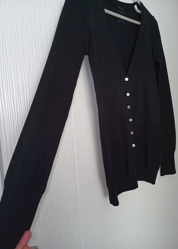 Siyah V Yaka Düğmeli Midi Hırka - Görsel 2