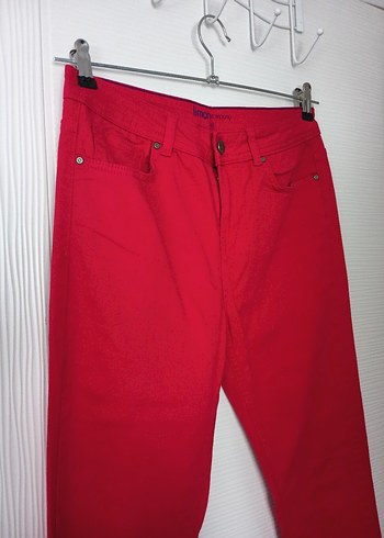 Kırmızı Düğmeli Kadın Pantolon - Görsel 2