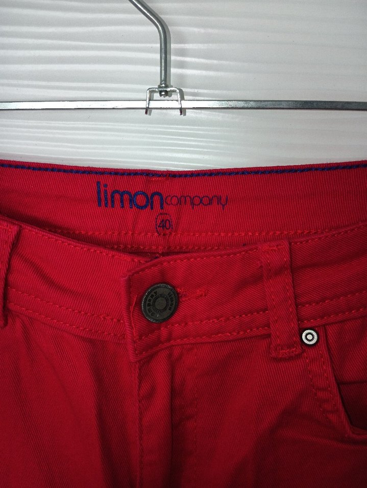 Kırmızı Düğmeli Kadın  Pantolon - Görsel 3