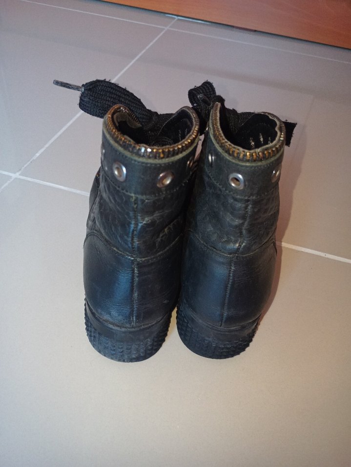 Kadın Siyah Gerçek Deri Topuklu Bot - Görsel 4