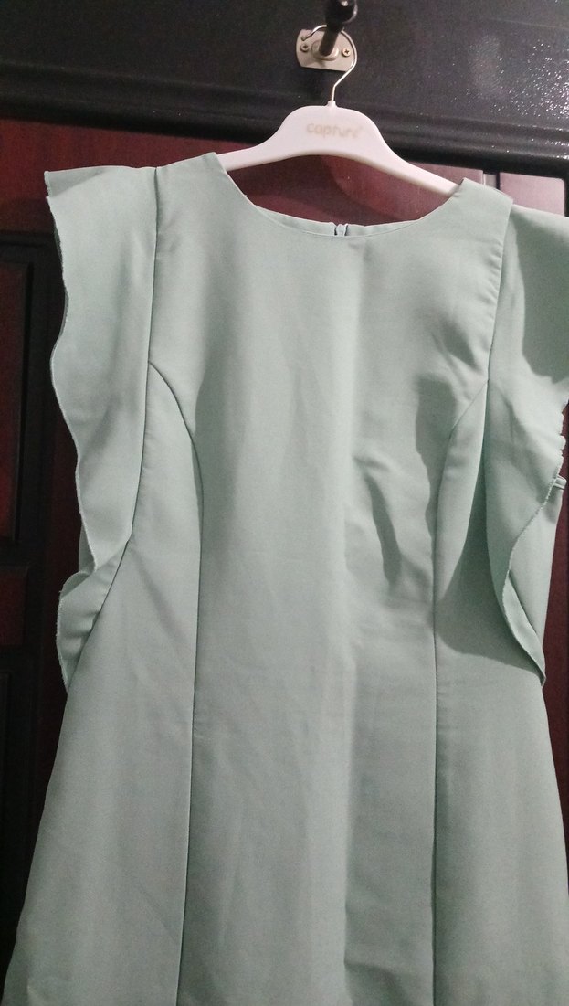 Beyaz Midi Kolsuz Fırfırlı Elbise - Görsel 3