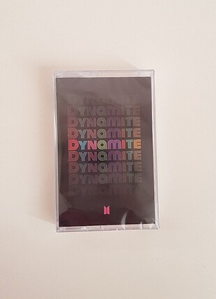 DYNAMITE Kaset