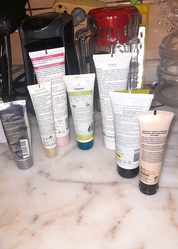 Kadınlar için çeşitli cilt bakım ürünleri - Görsel 6