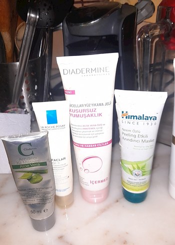 Kadınlar için çeşitli cilt bakım ürünleri - Görsel 4