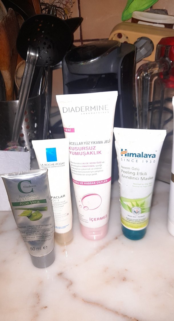 Kadınlar için çeşitli cilt bakım ürünleri - Görsel 4