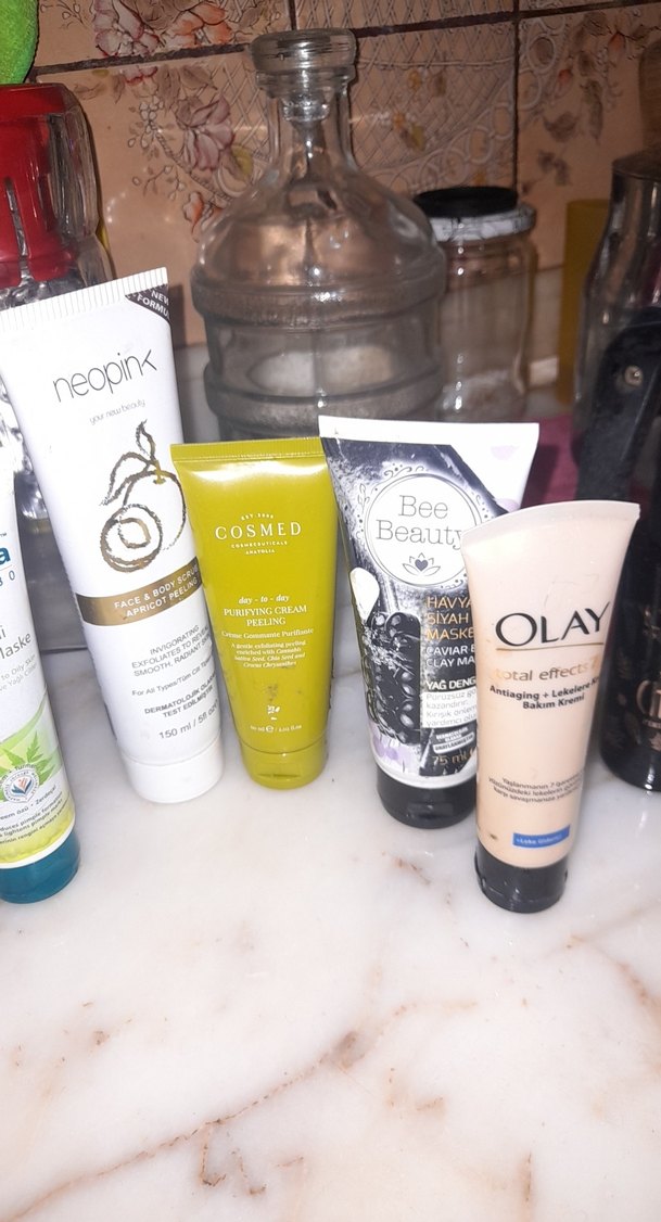 Kadınlar için çeşitli cilt bakım ürünleri - Görsel 3