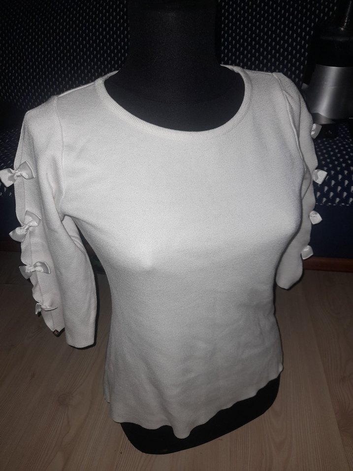 Kadın Beyaz Fırfırlı Kısa Kollu Bluz - Görsel 2