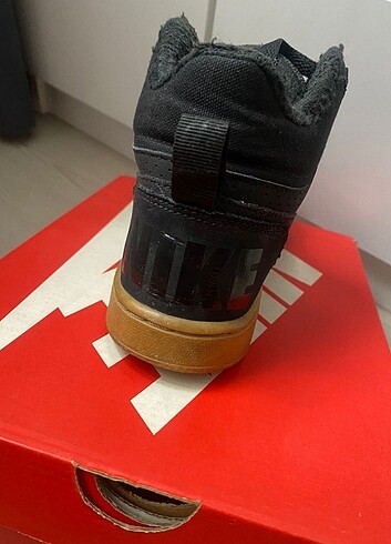 Nike Nike court borough mid