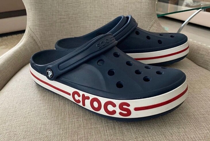 Orjinal crocs hiç giyilmedi hediye geldi bana olmadığı için satı