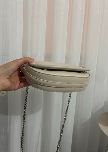  Beden Zincir Detaylı Krem Deri Kadın Çanta