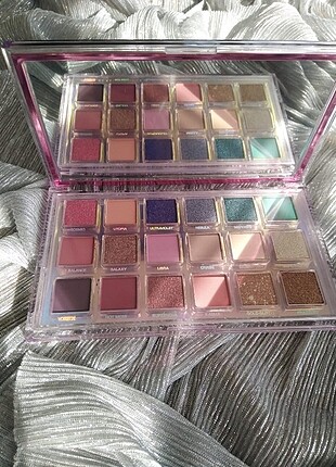 Huda beauty far paleti 