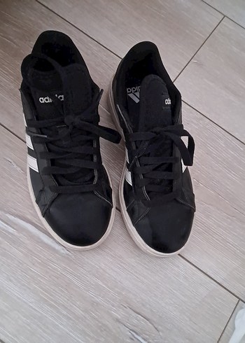 Siyah Adidas Kadın Spor Ayakkabı