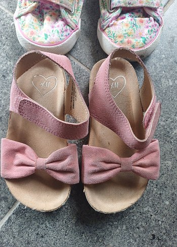 Kız Çocuk Pembe Bağcıklı ve Fiyonklu Terlikler - Görsel 2