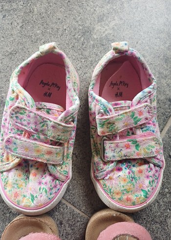 Kız Çocuk Pembe Bağcıklı ve Fiyonklu Terlikler - Görsel 3