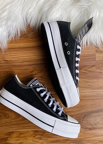 39 Numara siyah Converse platform 