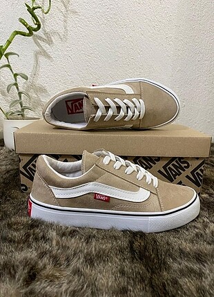 39 Numara bej vans
