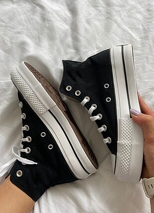 39 Numara siyah Converse platform